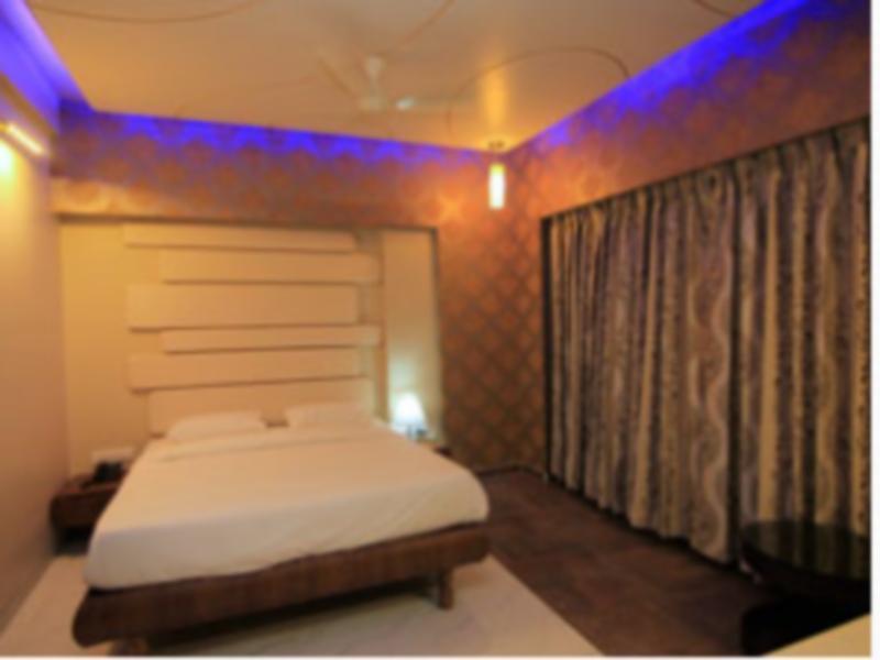 Hotel Sai Dharam Palace Shirdi Buitenkant foto