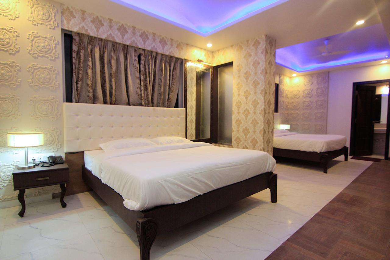 Hotel Sai Dharam Palace Shirdi Buitenkant foto