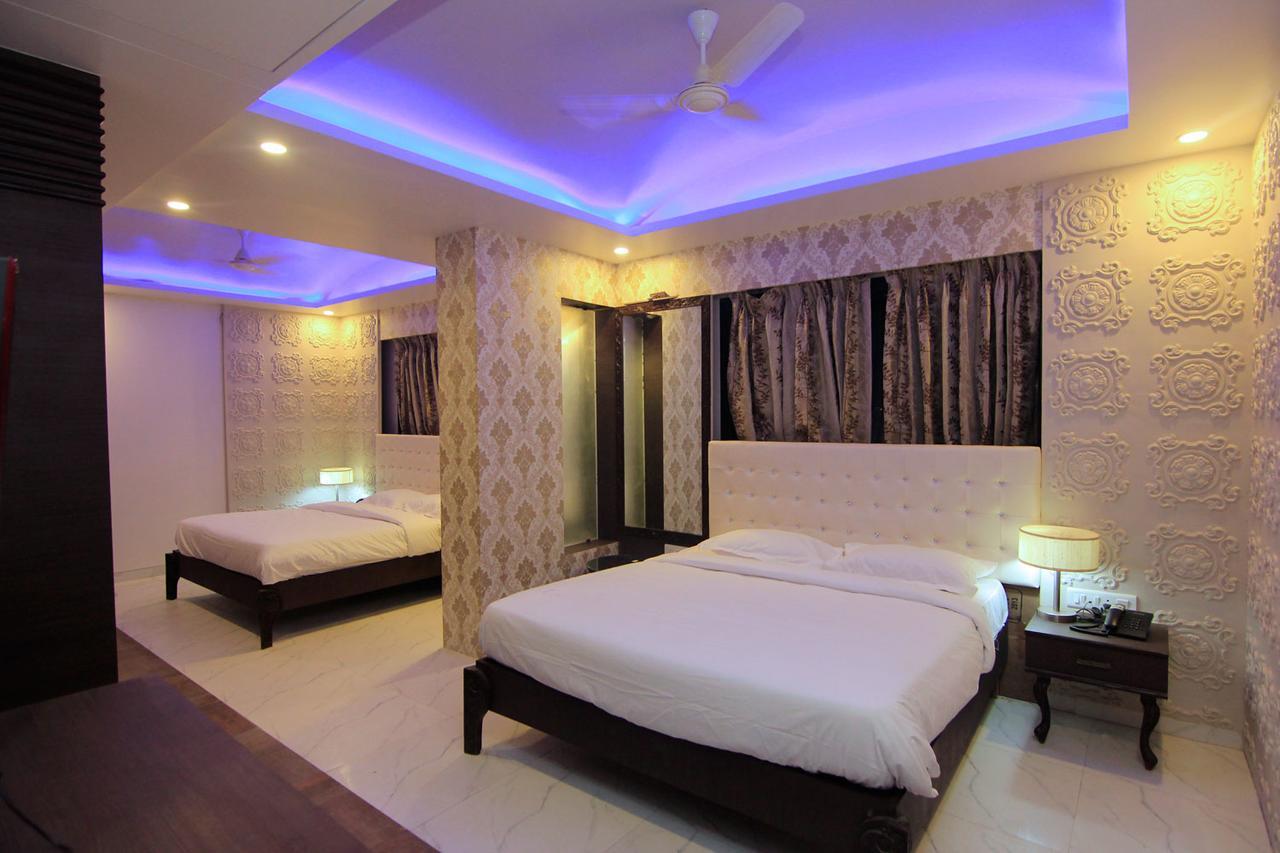 Hotel Sai Dharam Palace Shirdi Buitenkant foto