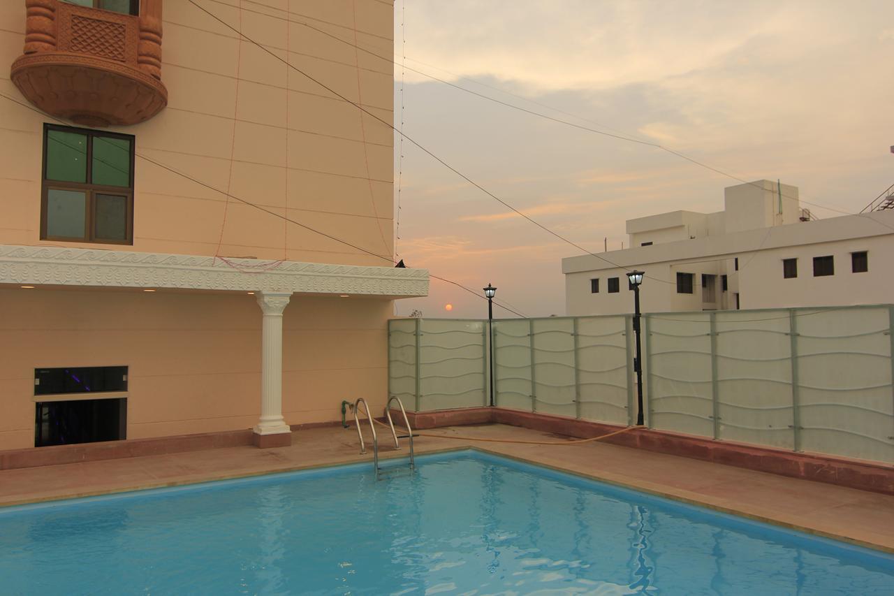 Hotel Sai Dharam Palace Shirdi Buitenkant foto