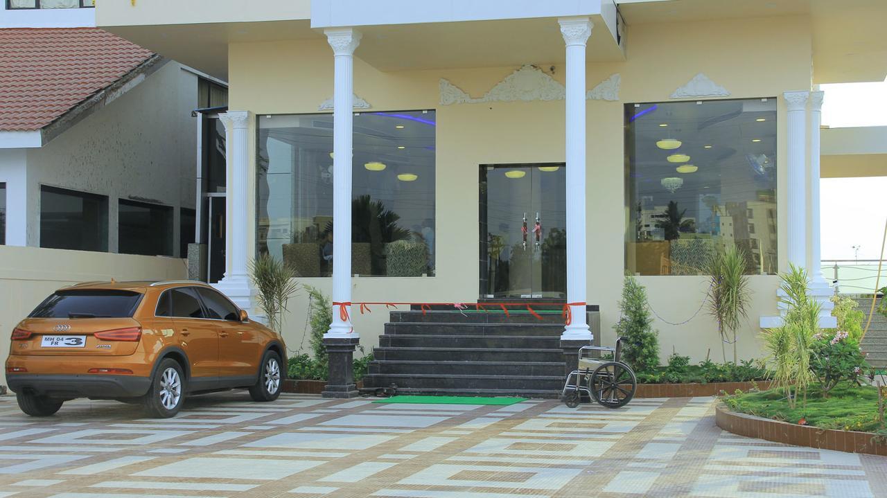 Hotel Sai Dharam Palace Shirdi Buitenkant foto